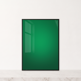 Velvet Green · Senza testo. Foto di riferimento: 50 × 70 cm in una cornice nera su marmo chiaro.